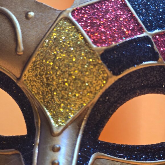 The Checkered Phantom Gold or Silver - Picture 11 of 12